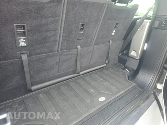 2023 Land Rover Defender 130 SE - miniatura 17