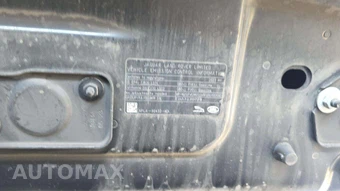 2023 Land Rover Defender 130 SE - miniatura 20