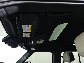 2023 Land Rover Defender 130 SE - miniatura 21