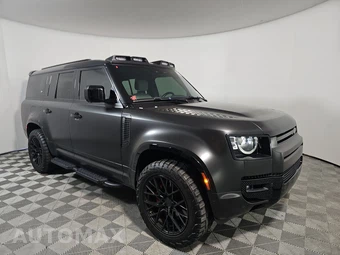 2023 Land Rover Defender 130 SE - miniatura 3