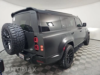 2023 Land Rover Defender 130 SE - miniatura 4