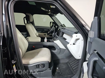 2023 Land Rover Defender 130 SE - miniatura 8