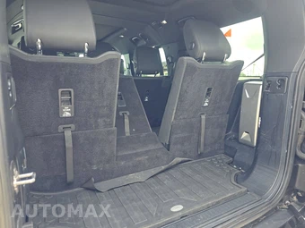 2023 Land Rover Defender 130 X-Dynamic SE - miniatura 17