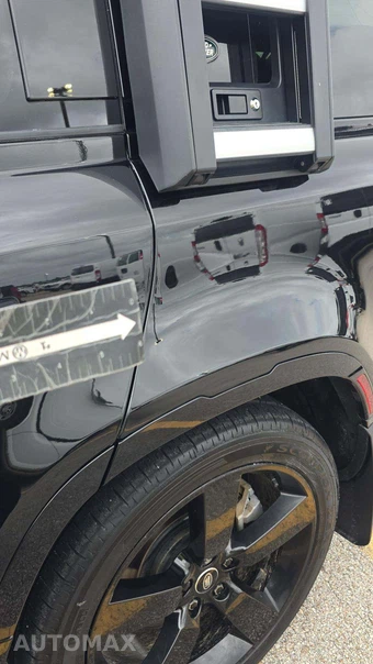 2023 Land Rover Defender 130 X-Dynamic SE - miniatura 31