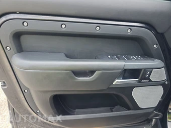 2023 Land Rover Defender 130 X-Dynamic SE - miniatura 9