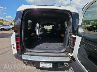 2023 Land Rover Defender 130 X-Dynamic SE - miniatura 11