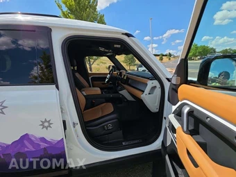 2023 Land Rover Defender 130 X-Dynamic SE - miniatura 15