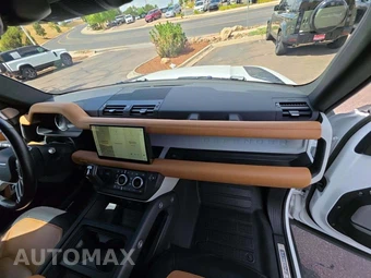 2023 Land Rover Defender 130 X-Dynamic SE - miniatura 16
