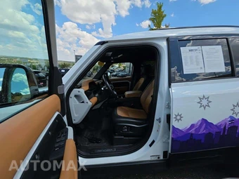 2023 Land Rover Defender 130 X-Dynamic SE - miniatura 3