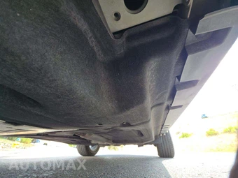 2023 Land Rover Defender 130 X-Dynamic SE - miniatura 4