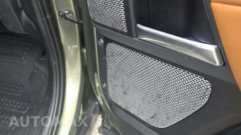 2023 Land Rover Defender 130 X-Dynamic SE - miniatura 23