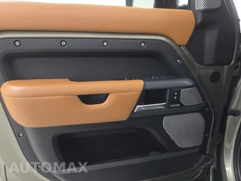 2023 Land Rover Defender 130 X-Dynamic SE - miniatura 9