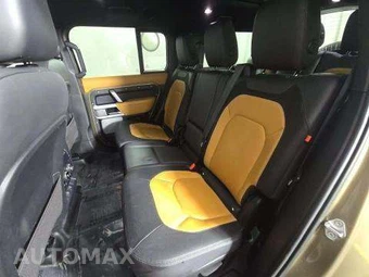 2023 Land Rover Defender 130 X-Dynamic SE - miniatura 13