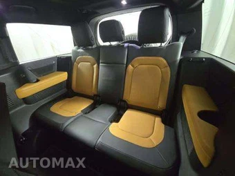 2023 Land Rover Defender 130 X-Dynamic SE - miniatura 14
