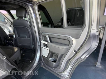2023 Land Rover Defender 130 X-Dynamic SE - miniatura 23