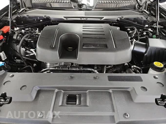 2023 Land Rover Defender 130 X-Dynamic SE - miniatura 16