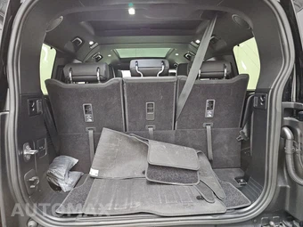2023 Land Rover Defender 130 X-Dynamic SE - miniatura 17