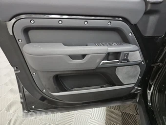 2023 Land Rover Defender 130 X-Dynamic SE - miniatura 9