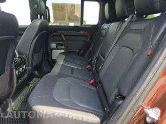 2023 Land Rover Defender 130 X-Dynamic SE – miniatura 10