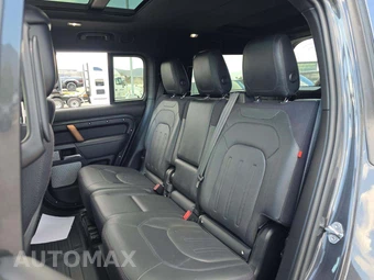2023 Land Rover Defender 130 X - miniatura 13