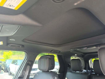 2023 Land Rover Discovery Metropolitan Edition – miniatura 10