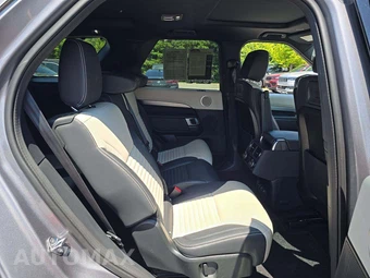 2023 Land Rover Discovery R-Dynamic S – miniatura 17