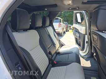 2023 Land Rover Discovery R-Dynamic S – miniatura 17