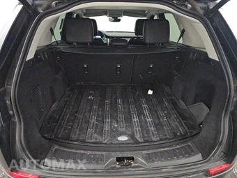 2023 Land Rover Discovery Sport S – miniatura 16