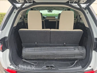 2023 Land Rover Discovery Sport SE - miniatura 16