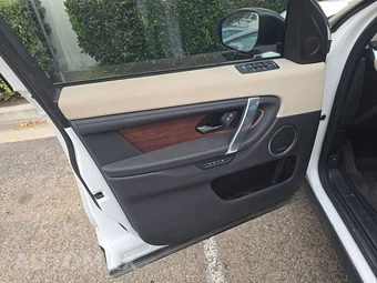 2023 Land Rover Discovery Sport SE - miniatura 9
