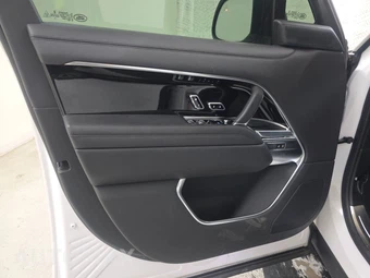2023 Land Rover Range Rover SE - miniatura 9