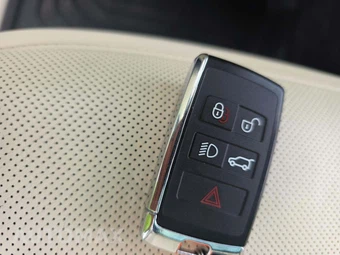 2023 Land Rover Range Rover SE - miniatura 8