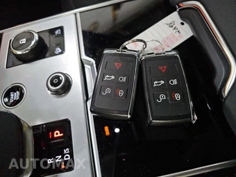 2023 Land Rover Range Rover SE - miniatura 8