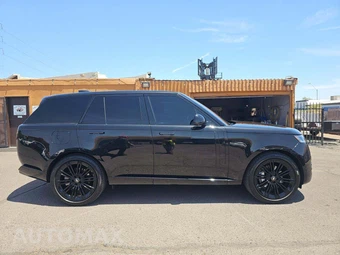 2023 Land Rover Range Rover SE - miniatura 4