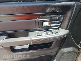 2023 Land Rover Range Rover SE - miniatura 9
