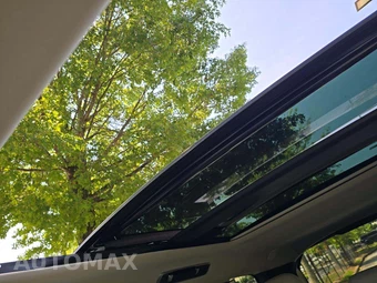 2023 Land Rover Range Rover SE - miniatura 8