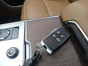 2023 Land Rover Range Rover SE - miniatura 8