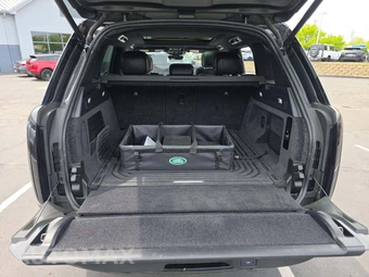 2023 Land Rover Range Rover SE - miniatura 11