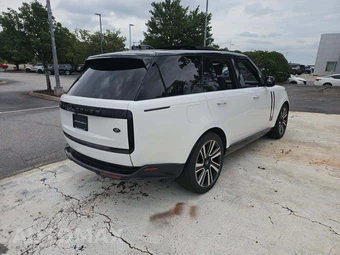 2023 Land Rover Range Rover SE - miniatura 3