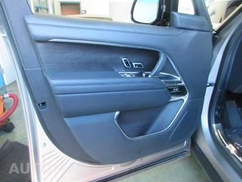 2023 Land Rover Range Rover SE - miniatura 5