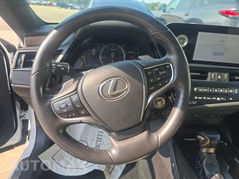 2023 Lexus ES 250 – miniatura 10