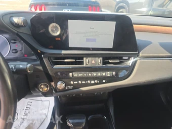 2023 Lexus ES 250 – miniatura 11