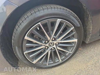 2023 Lexus ES 350 – miniatura 8