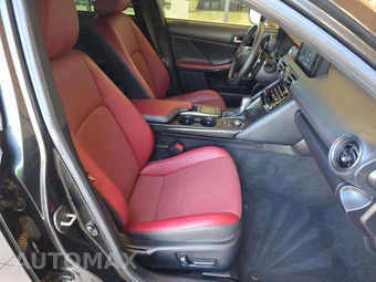 2023 Lexus IS 300 – miniatura 15