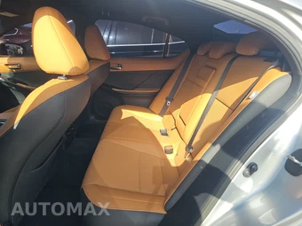 2023 Lexus IS 300 – miniatura 13