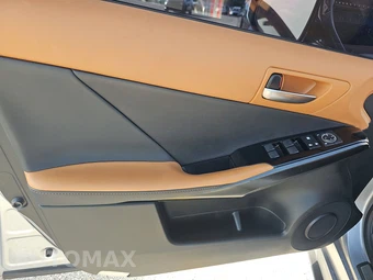 2023 Lexus IS 300 – miniatura 9