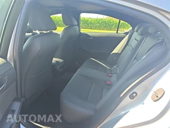 2023 Lexus IS 300 - miniatura 10