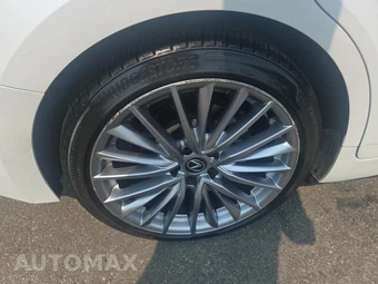 2023 Lexus IS 300 – miniatura 10