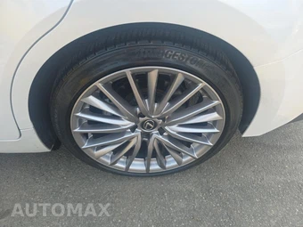 2023 Lexus IS 300 – miniatura 11