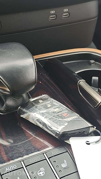 2023 Lexus LS 500 - miniatura 20